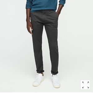 J. Crew Mens 484 Chino’s in Charcoal